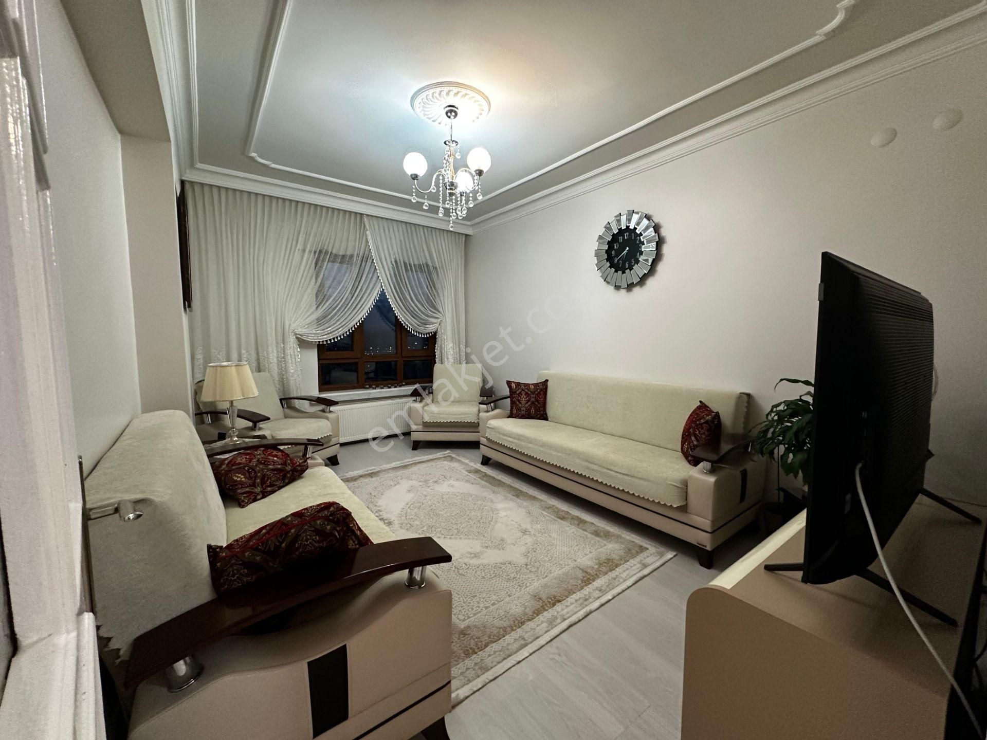 Osmangazi Ana Cadde Üzerinde Manzaralı Ara Kat Çok Geniş Kiralık Daire 3+1 - Görsel 19