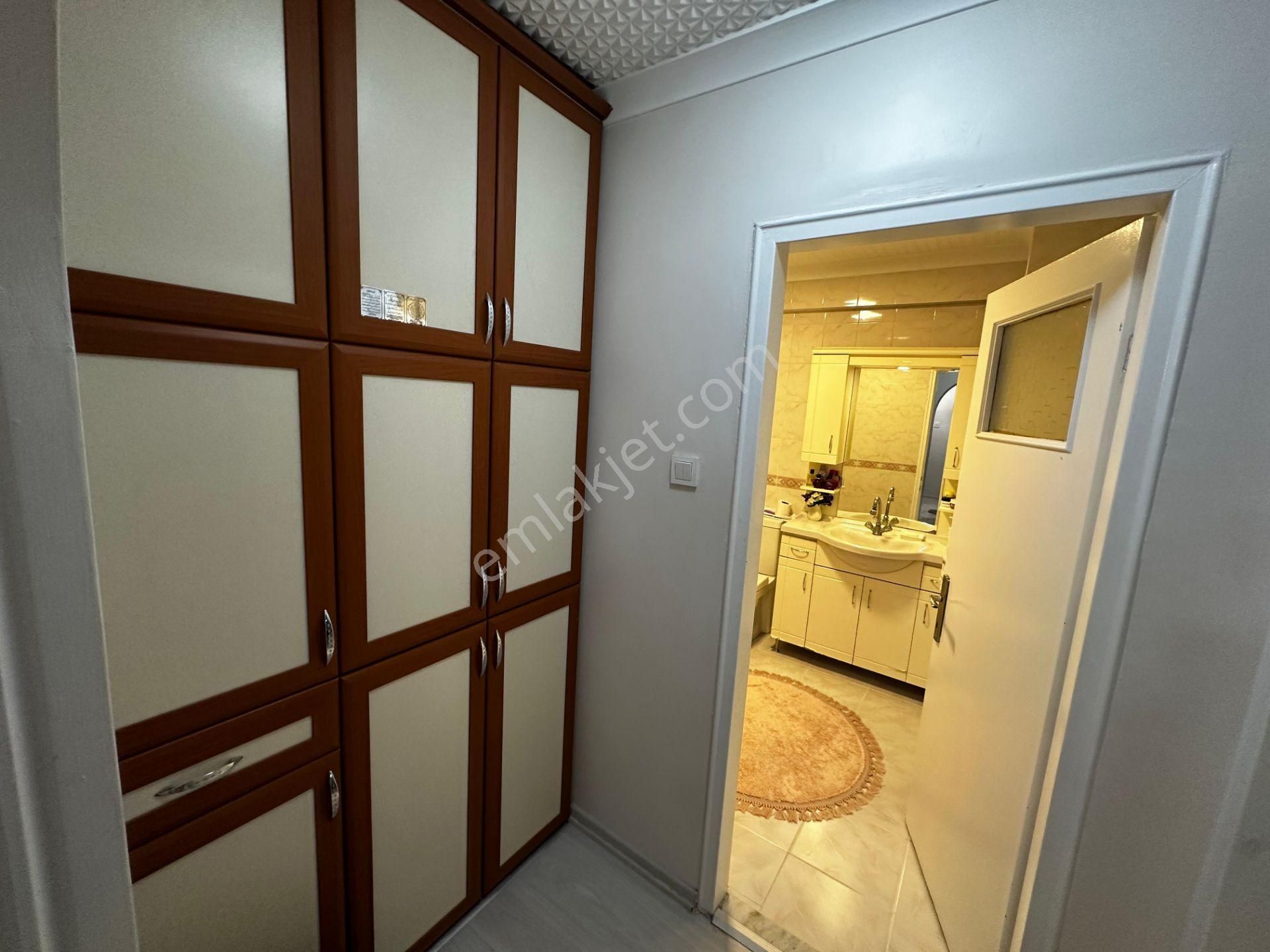 Osmangazi Ana Cadde Üzerinde Manzaralı Ara Kat Çok Geniş Kiralık Daire 3+1 - Görsel 30