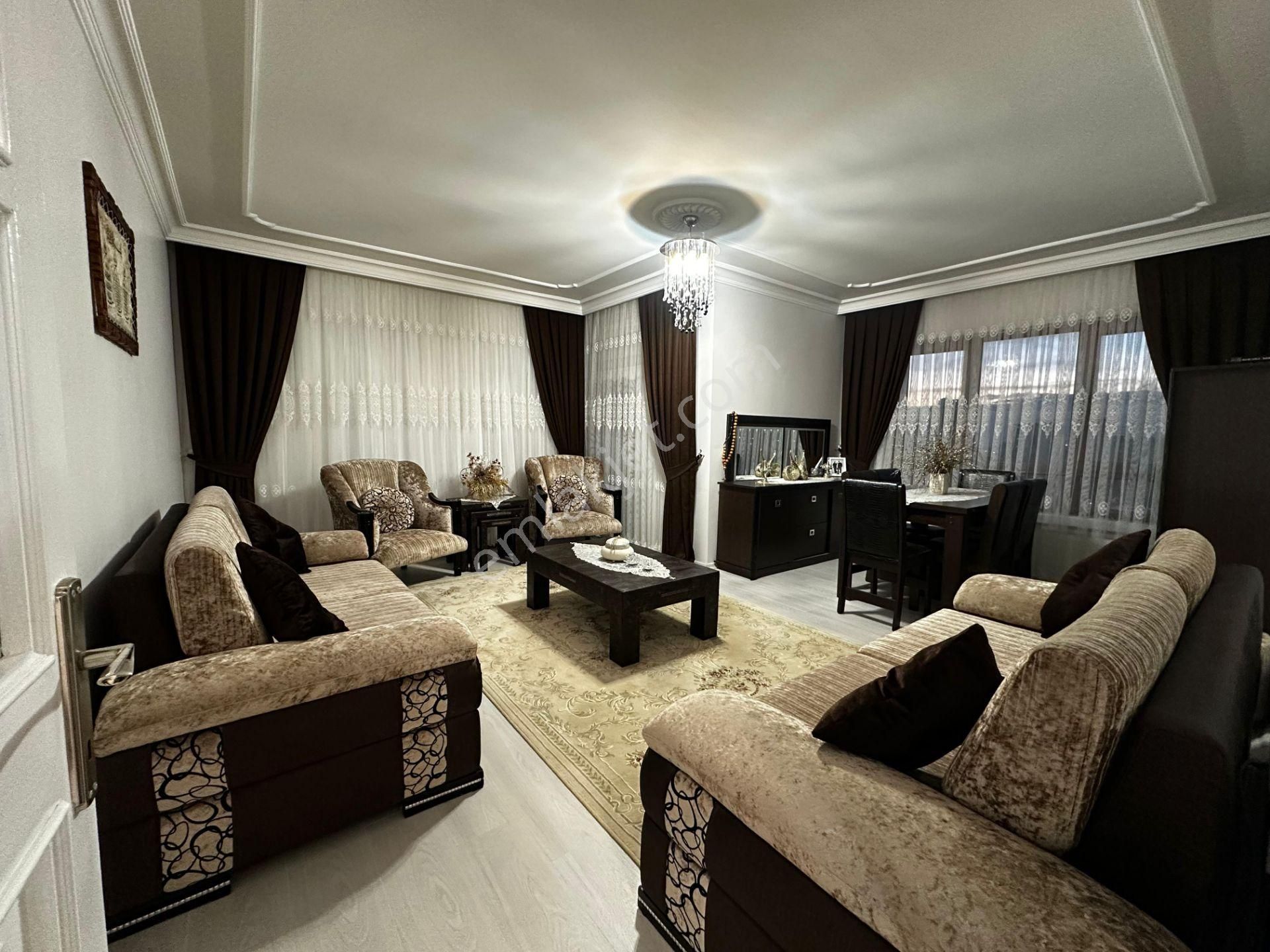 Osmangazi Ana Cadde Üzerinde Manzaralı Ara Kat Çok Geniş Kiralık Daire 3+1 - Görsel 11