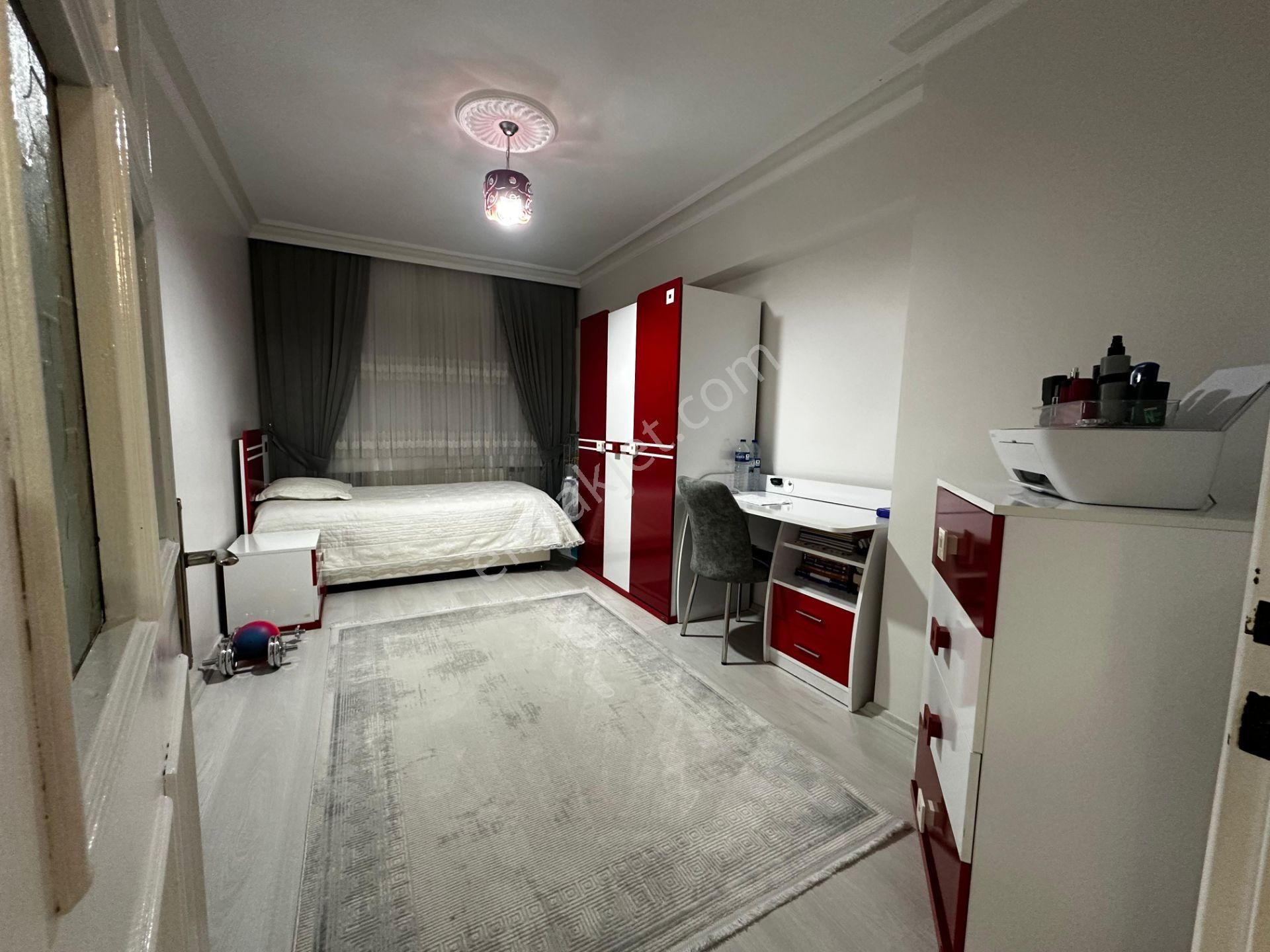 Osmangazi Ana Cadde Üzerinde Manzaralı Ara Kat Çok Geniş Kiralık Daire 3+1 - Görsel 22