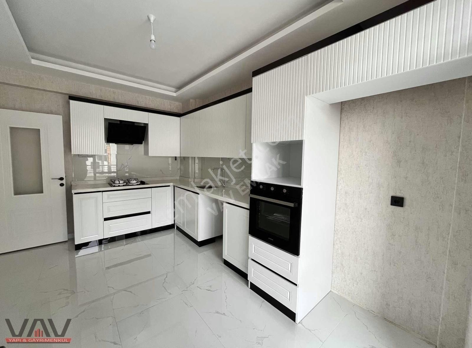 Meram Uluğbey Mahallesinde Oturuma Haazır Sıfır Lüks 3+1 Daire! - Görsel 15