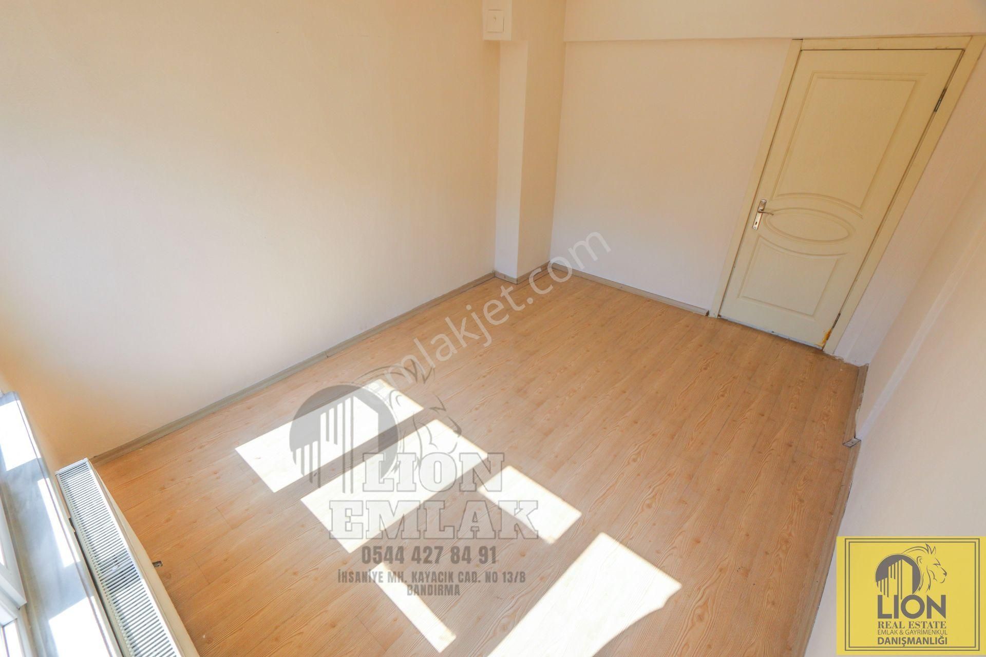 Bandırma Çarşı İçinde Masrafsız Balkonlu Kiralık 2+1 Geniş Daire - Görsel 21