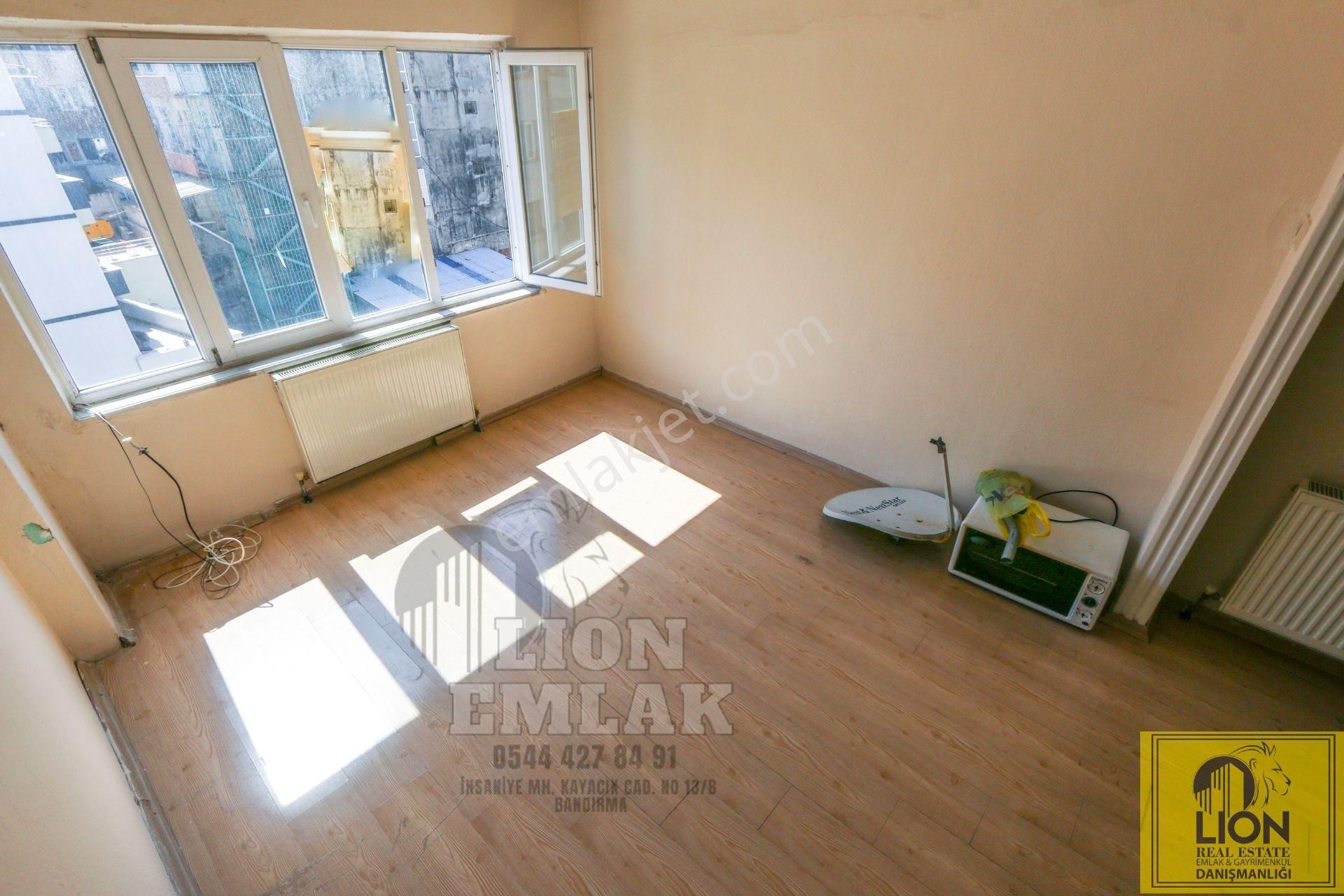 Bandırma Çarşı İçinde Masrafsız Balkonlu Kiralık 2+1 Geniş Daire - Görsel 13