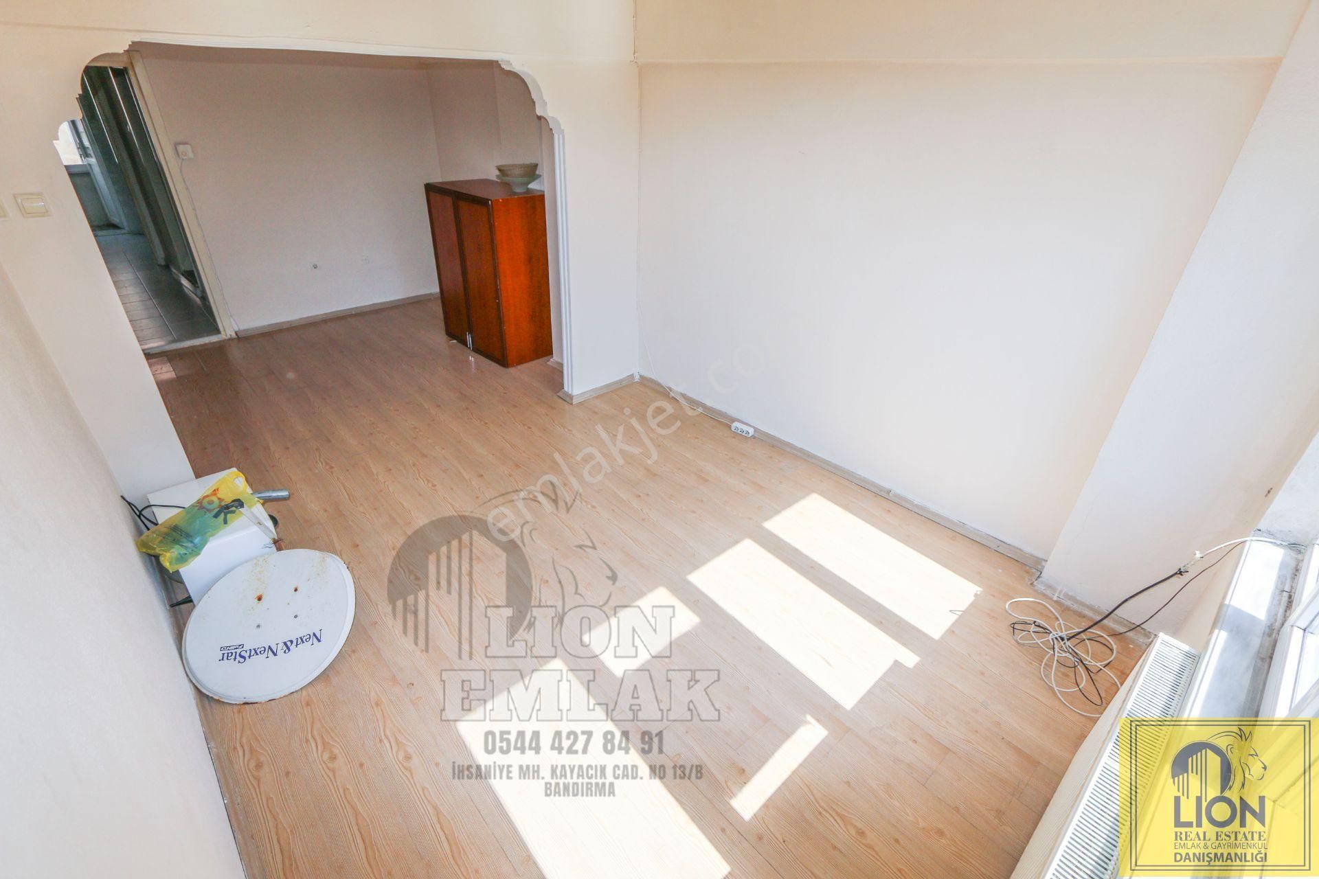 Bandırma Çarşı İçinde Masrafsız Balkonlu Kiralık 2+1 Geniş Daire - Görsel 14