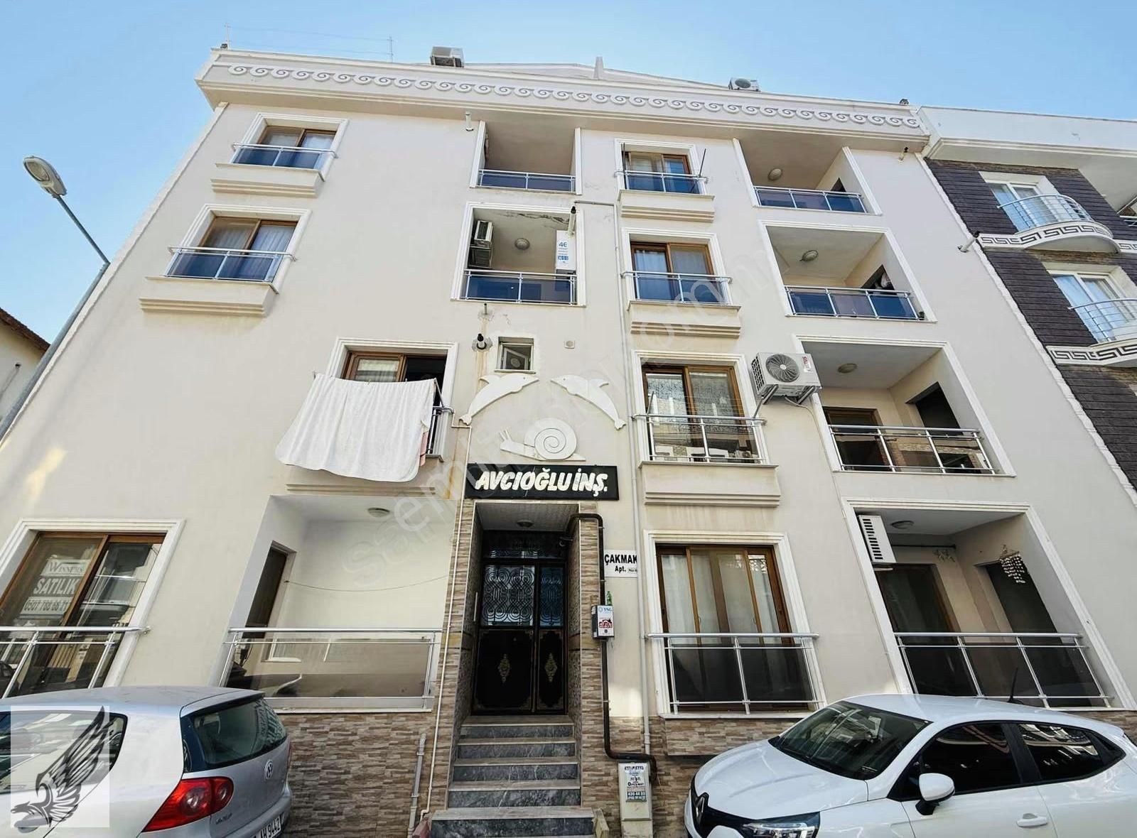 İzmir Asfaltına Yakın Köşe Konumda Ebeveyn Banyolu 3+1 Daire