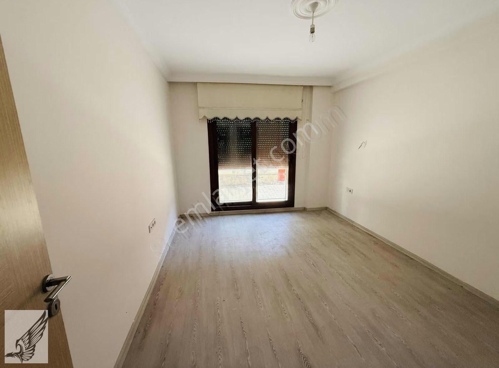 İzmir Asfaltına Yakın Köşe Konumda Ebeveyn Banyolu 3+1 Daire - Görsel 25