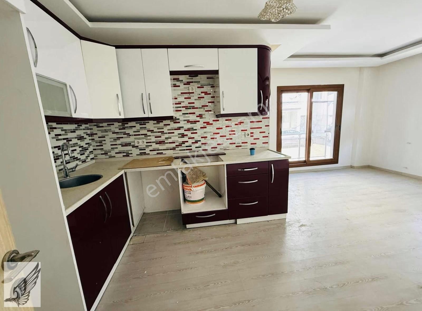 İzmir Asfaltına Yakın Köşe Konumda Ebeveyn Banyolu 3+1 Daire - Görsel 18