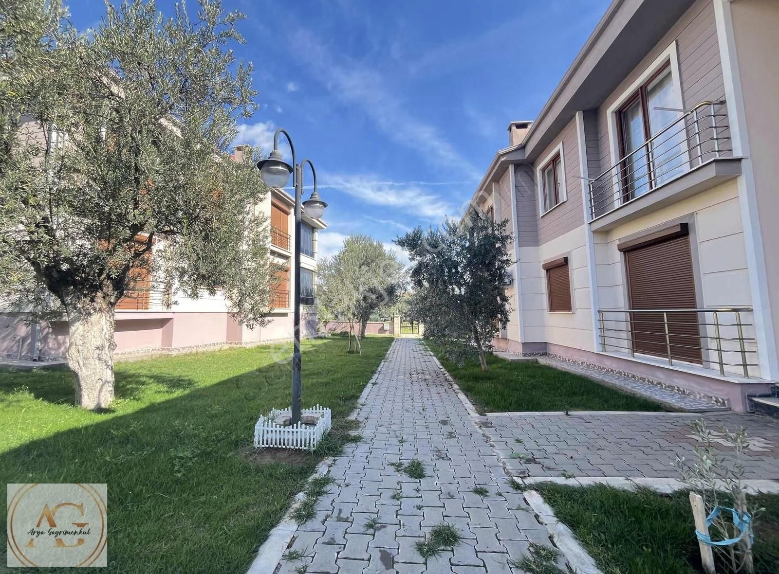 Arya'dan Güre'de Deniz Tarafında 2+1 Bahçe Katı Satılık Daire - Görsel 34