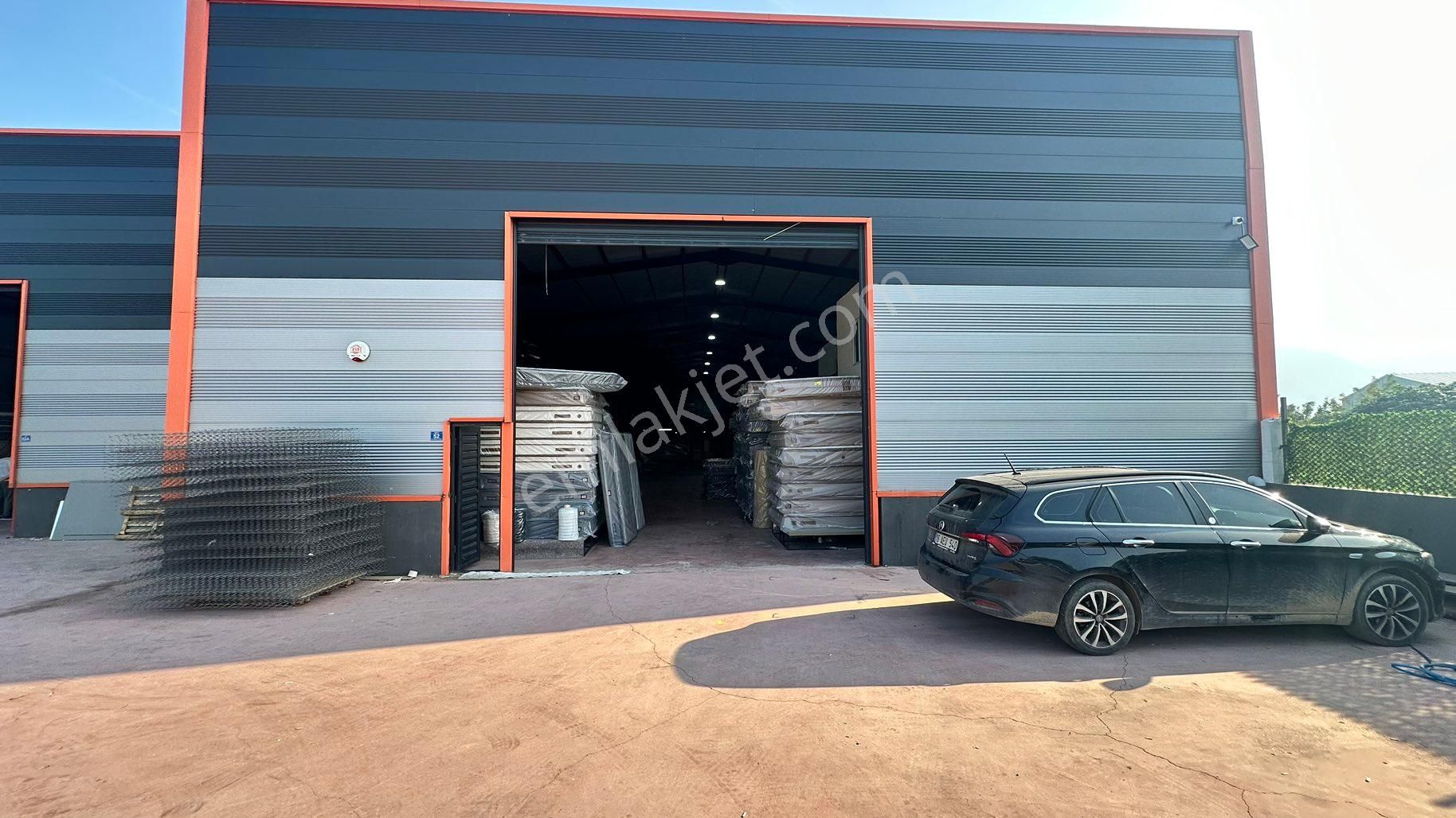 Vakıf Cadde Üzeri 2750m2 Kapalı Alan Kiracılı Satılık Depolar - Görsel 3