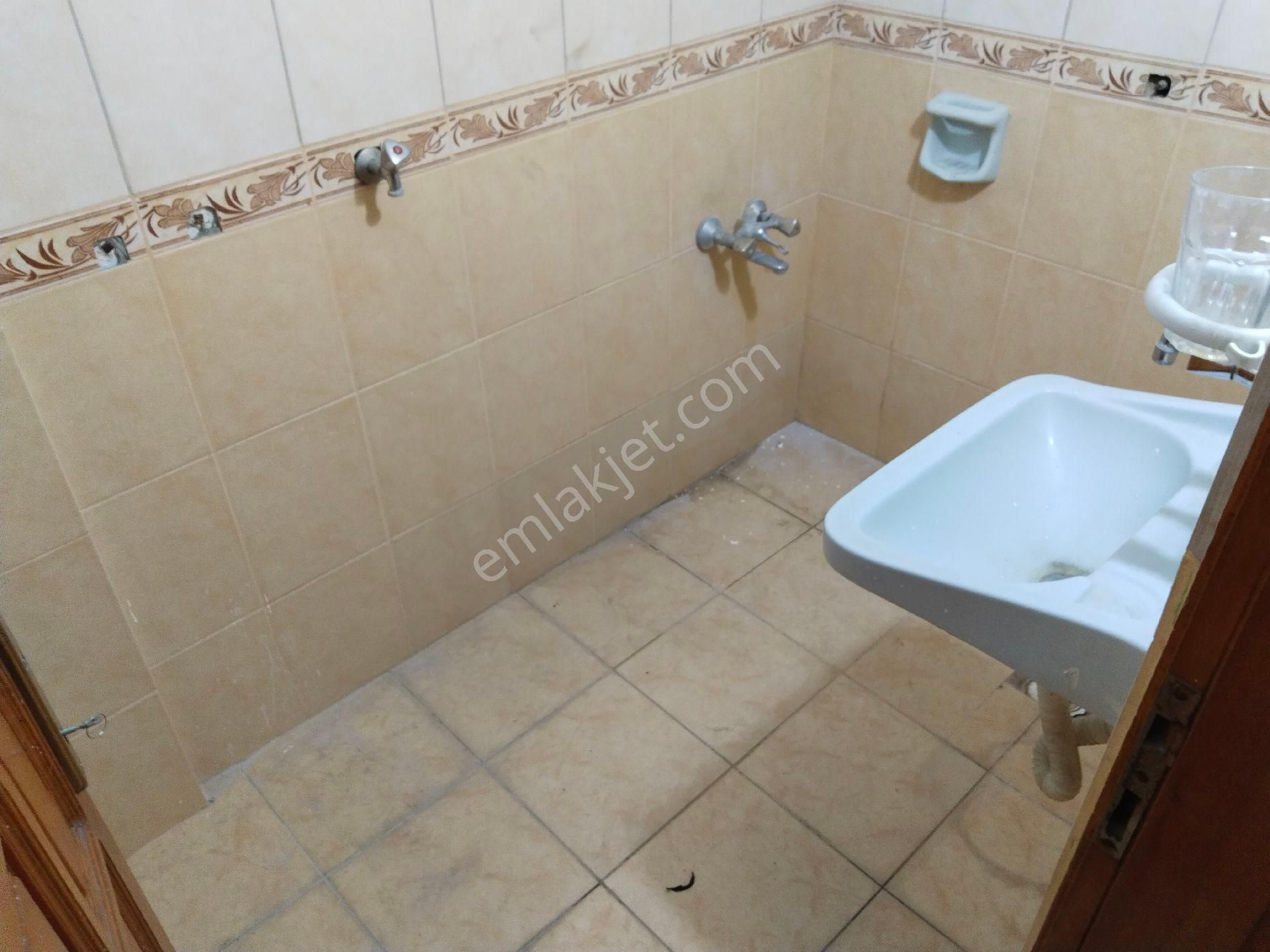 Bergama Fatih Mah Doğalgazlı 2+1 Geniş Kiralık Daire - Görsel 17