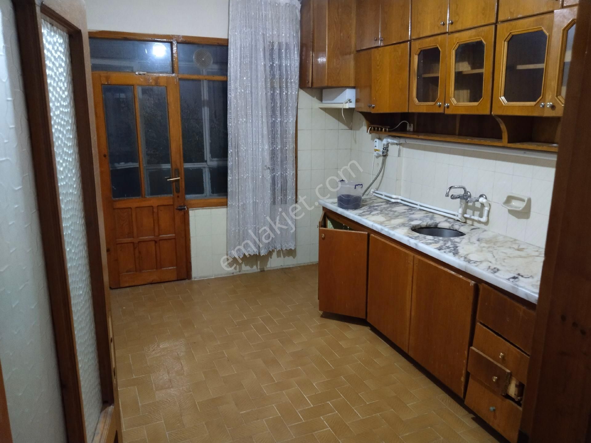 Bergama Fatih Mah Doğalgazlı 2+1 Geniş Kiralık Daire - Görsel 10