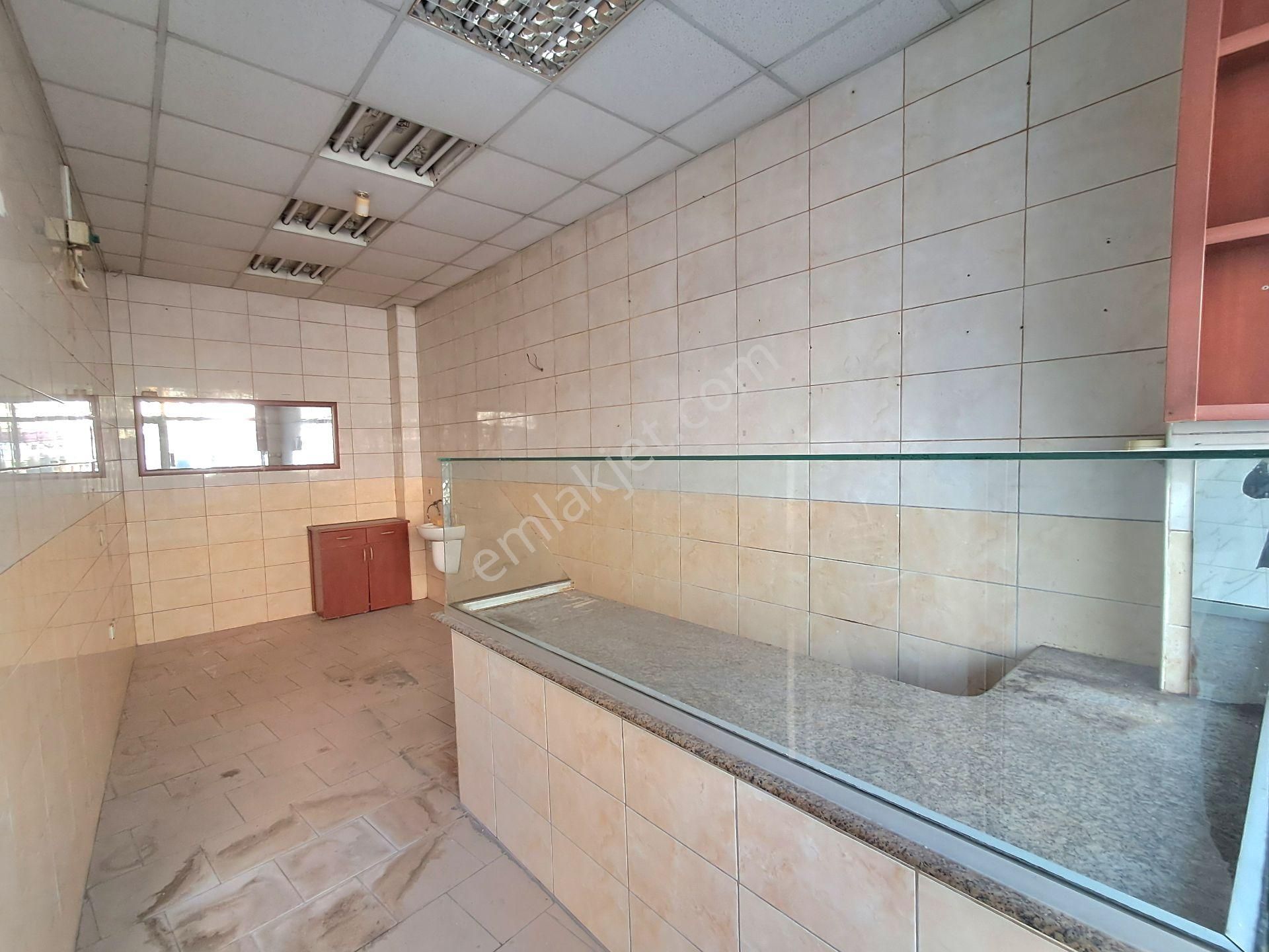 Fatih - Şehremini, Küçük Saray Meydanında, Meydan Cepheli Satılık Bina! - Görsel 29