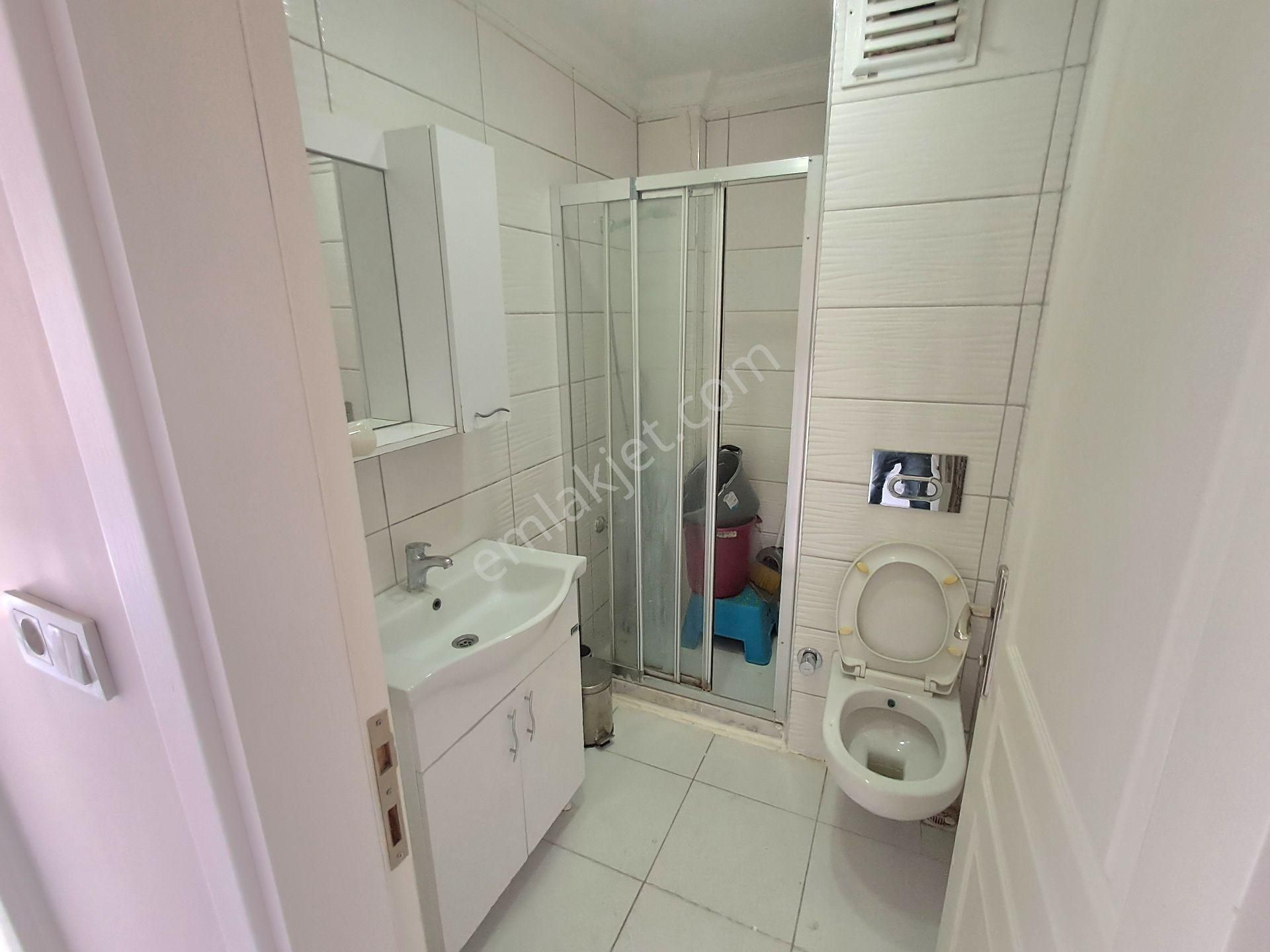 Fatih - Şehremini, Küçük Saray Meydanında, Meydan Cepheli Satılık Bina! - Görsel 7