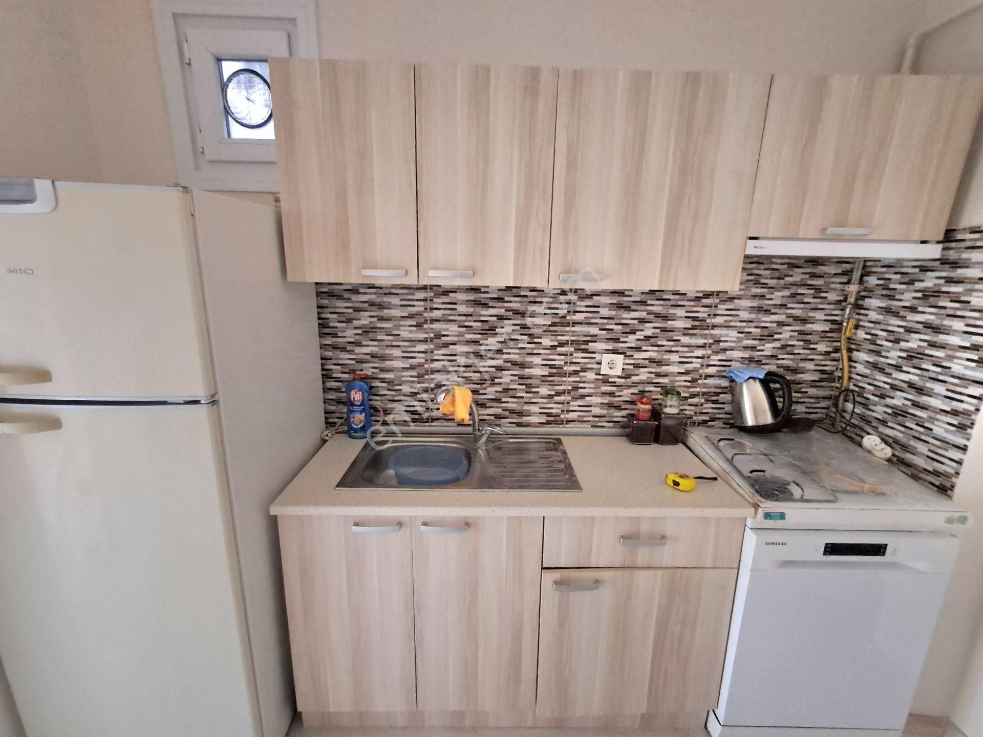 Fatih - Şehremini, Küçük Saray Meydanında, Meydan Cepheli Satılık Bina! - Görsel 11