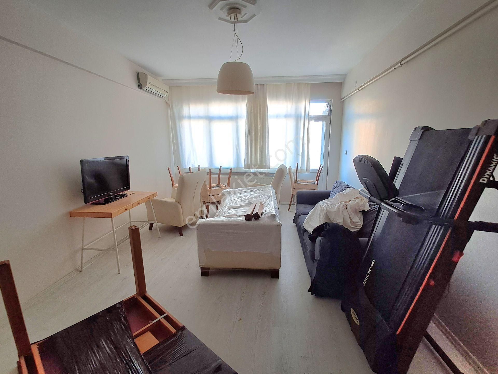 Fatih - Şehremini, Küçük Saray Meydanında, Meydan Cepheli Satılık Bina! - Görsel 19