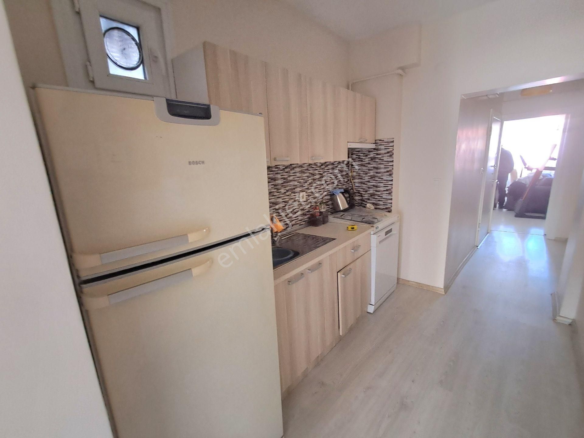 Fatih - Şehremini, Küçük Saray Meydanında, Meydan Cepheli Satılık Bina! - Görsel 10