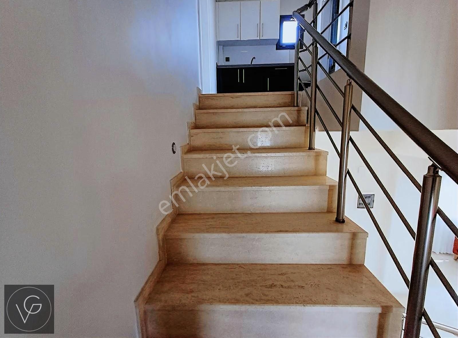 Didim Akbükte Denize 100 Metre Müstakil Ayrı Mutfak 4+1villa - Görsel 26