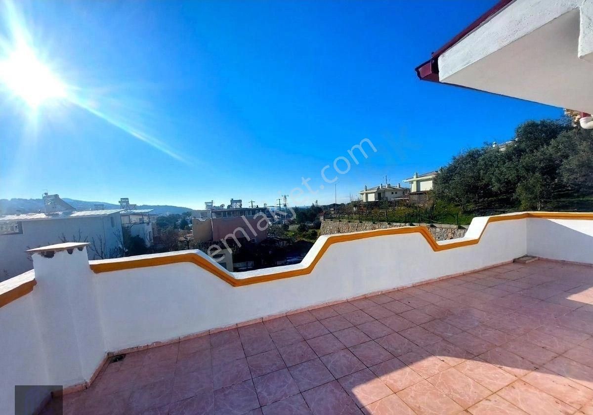 Seferihisar Atatürk Mahallesinde 3+1 Satılık Villa Bahçeli Denize Yakın - Görsel 12