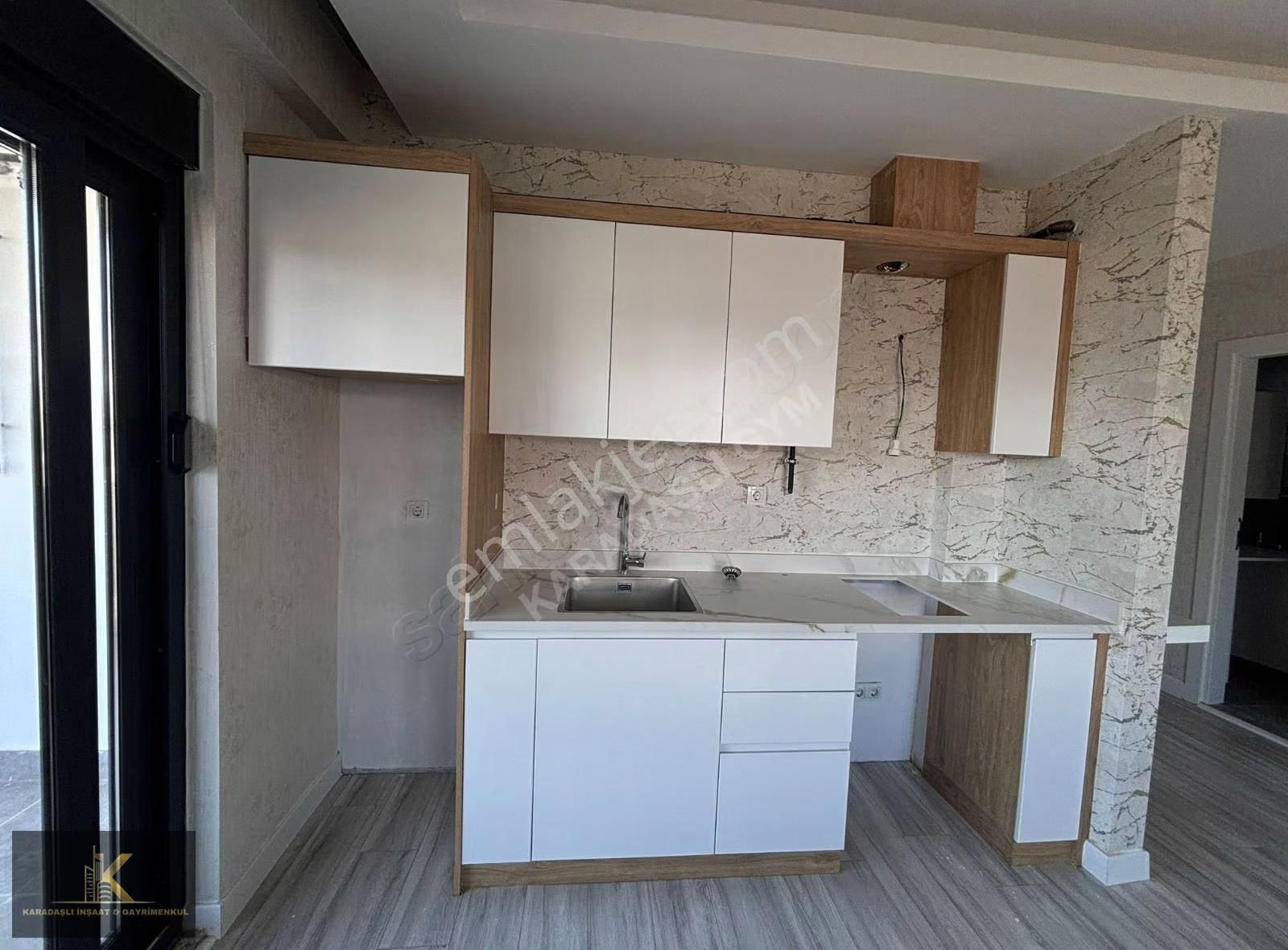 Yeniköy Merkezinde 1+1 Lüxs Satılık Daire - Görsel 2