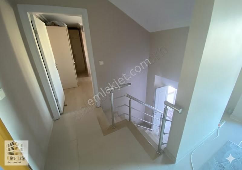 Çekmeköy Merkezde 3+2 Dubleks Geniş Teraslı, Ebeveyn Banyolu, - Görsel 13