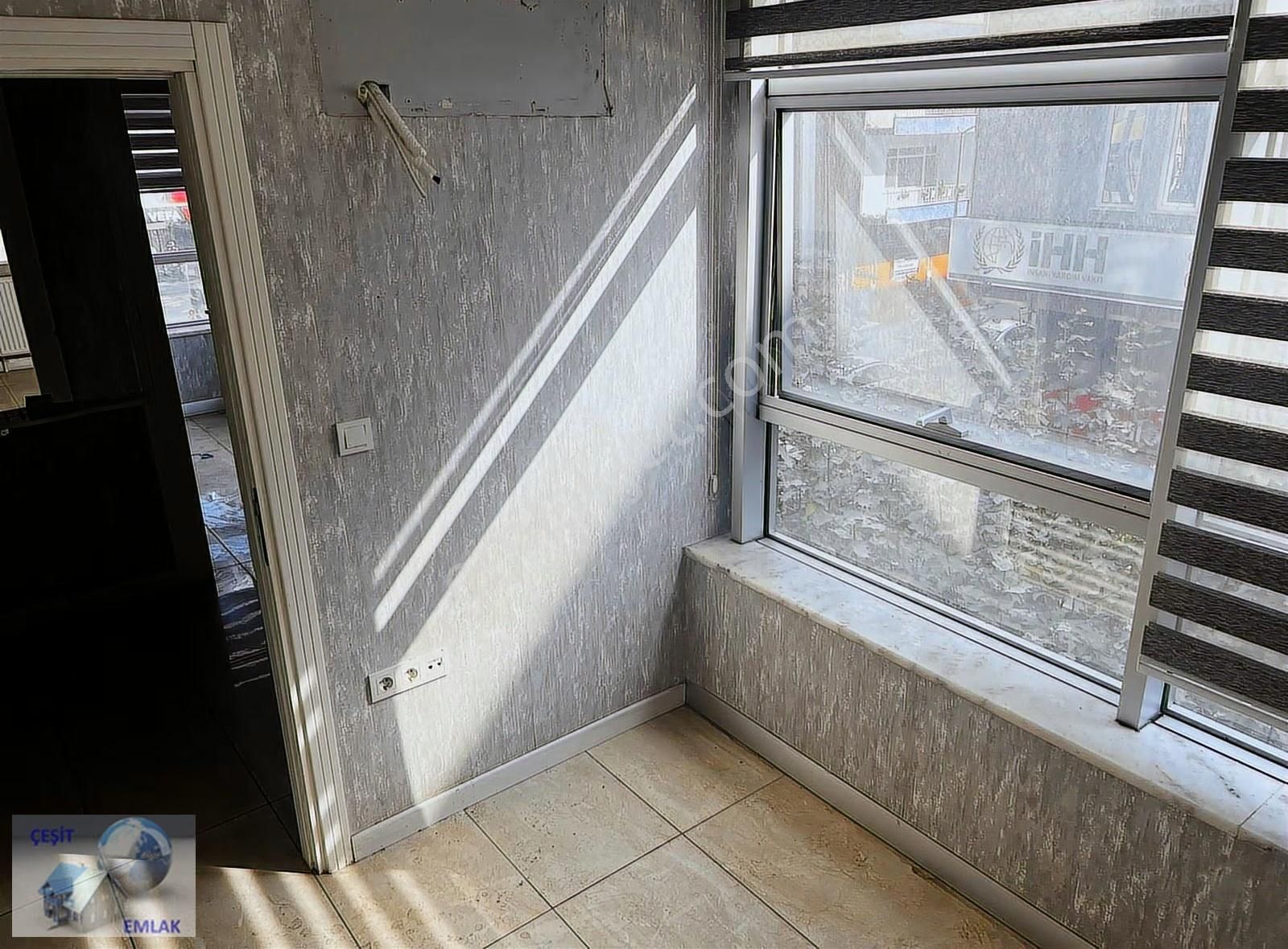 Çeşit Emlak Haznedar Yürüyüş Yolun Da Yeni Bina 100m2 Ofis Katı - Görsel 18