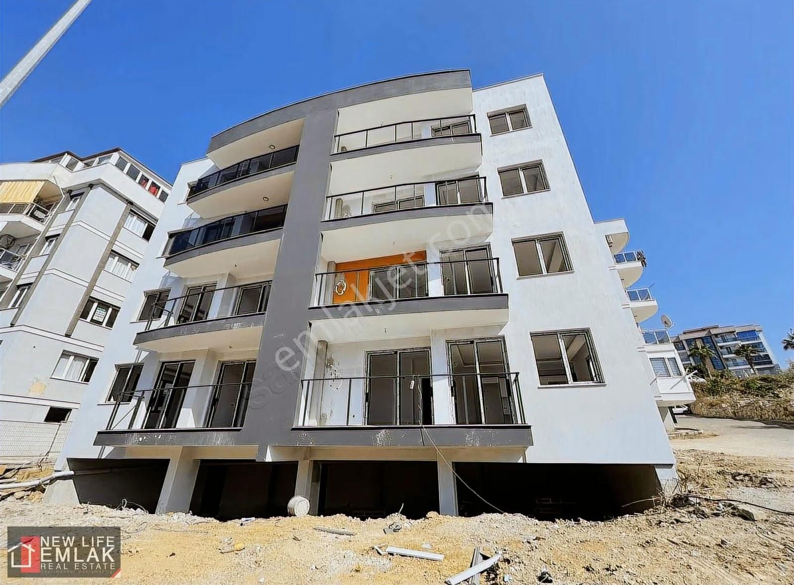 Kuşadasında Havuzlu Sıfır Satılık Daire