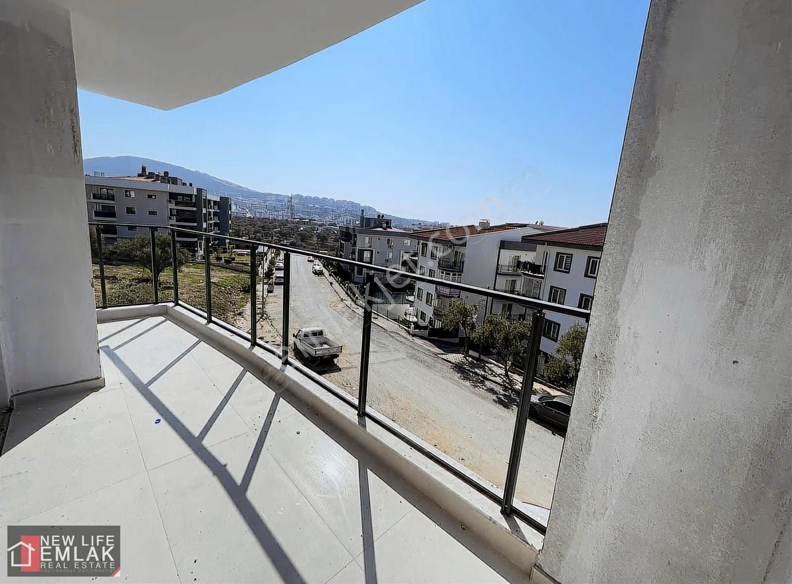 Kuşadasında Havuzlu Sıfır Satılık Daire - Görsel 2