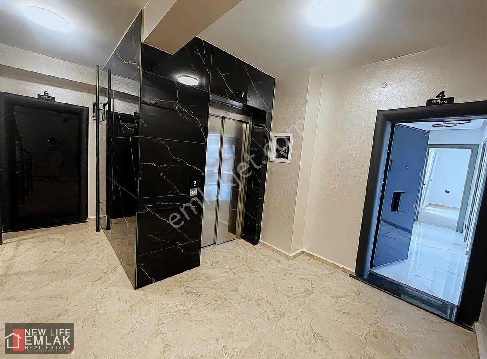 Kuşadası Egemahallesinde Deniz Manzaralı Satılık Daire - Görsel 4