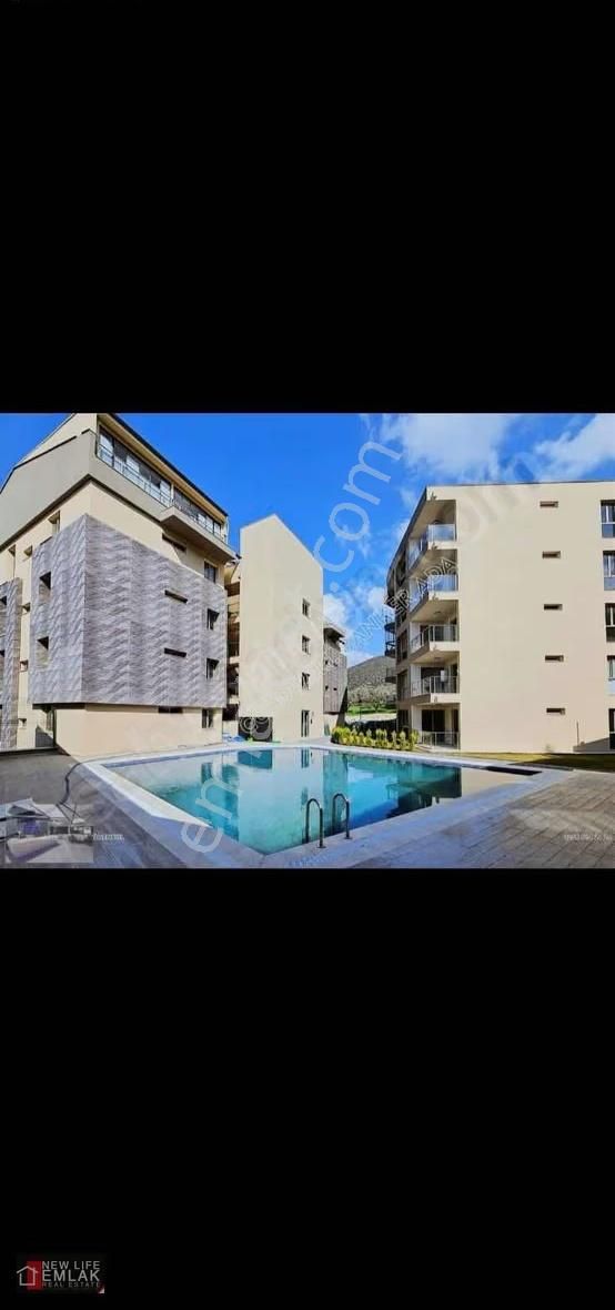 Kuşadası'nda Merkezi Konumda Bahçe Katında Satılık Daire - Görsel 8