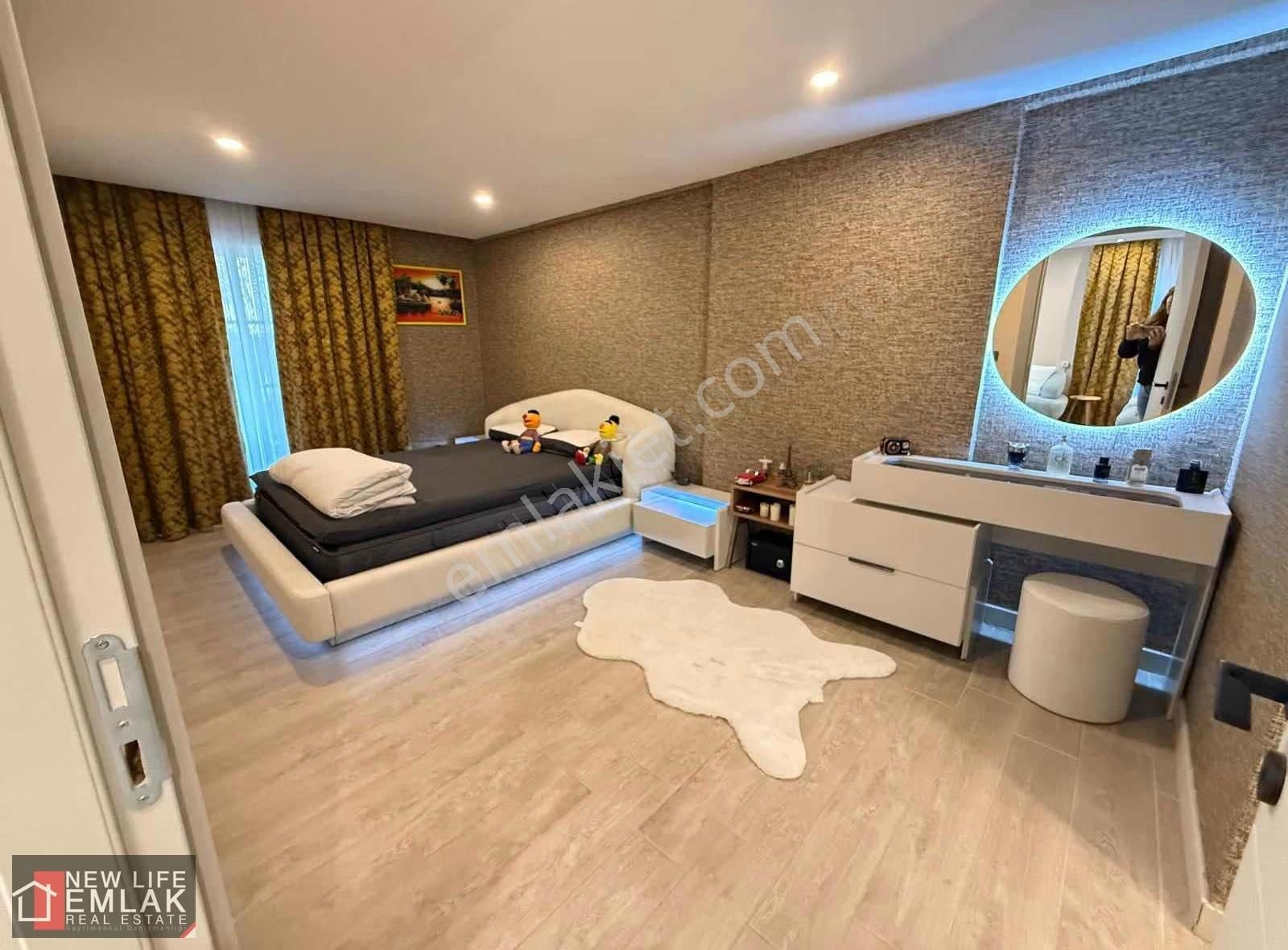 Kuşadası'nda Merkezi Konumda Bahçe Katında Satılık Daire - Görsel 25