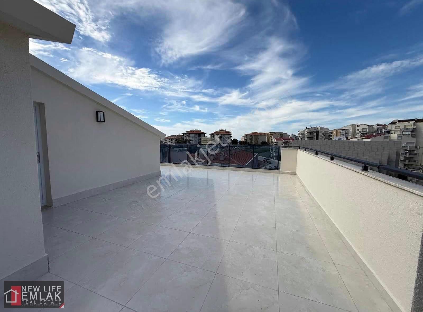 Kuşadası Ege Mahallesinde Deniz Manzaralı Satılık Daire - Görsel 2