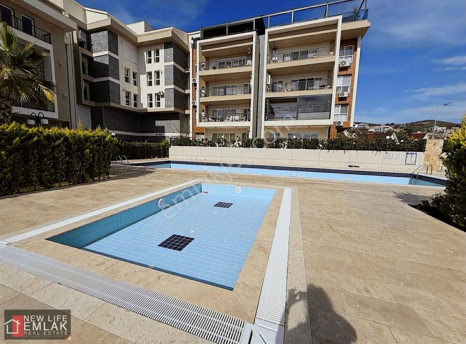 Kuşadası Ege Mahallesinde Deniz Manzaralı Satılık Daire