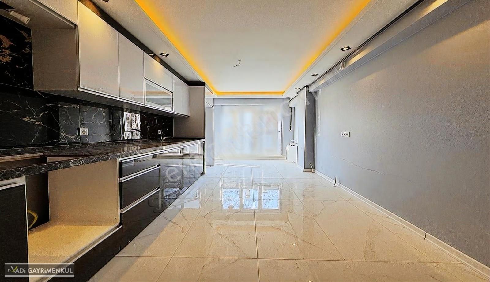 Vadi'den Karakayada Ara Kat Sıfır Katta Tek Daire Geniş 4+1 !