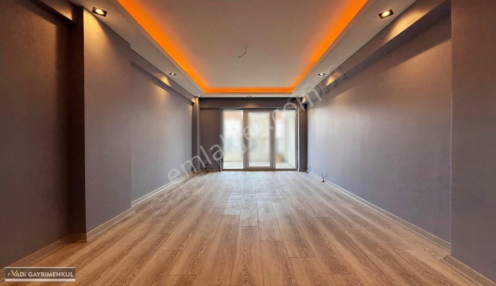 Vadi'den Karakayada Ara Kat Sıfır Katta Tek Daire Geniş 4+1 ! - Görsel 31