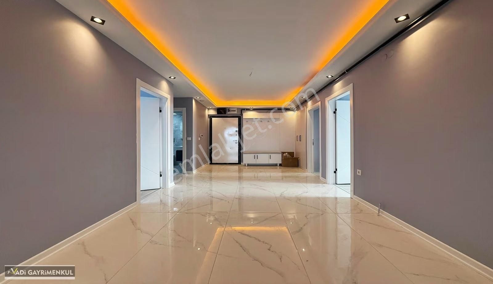 Vadi'den Karakayada Ara Kat Sıfır Katta Tek Daire Geniş 4+1 ! - Görsel 11