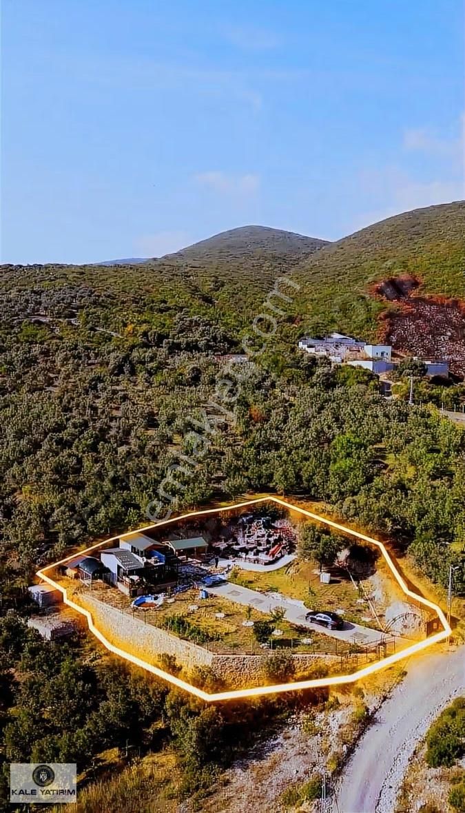 Kaleden Gedelekte 1293m² Hobi Bahçesi Ve 2 Katlı Ahşap Bağ Evi