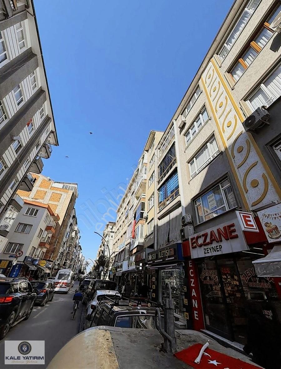 Cumhuriyet Caddesinde 2+1 Doğalgazlı Ön Cephe Daire - Görsel 13