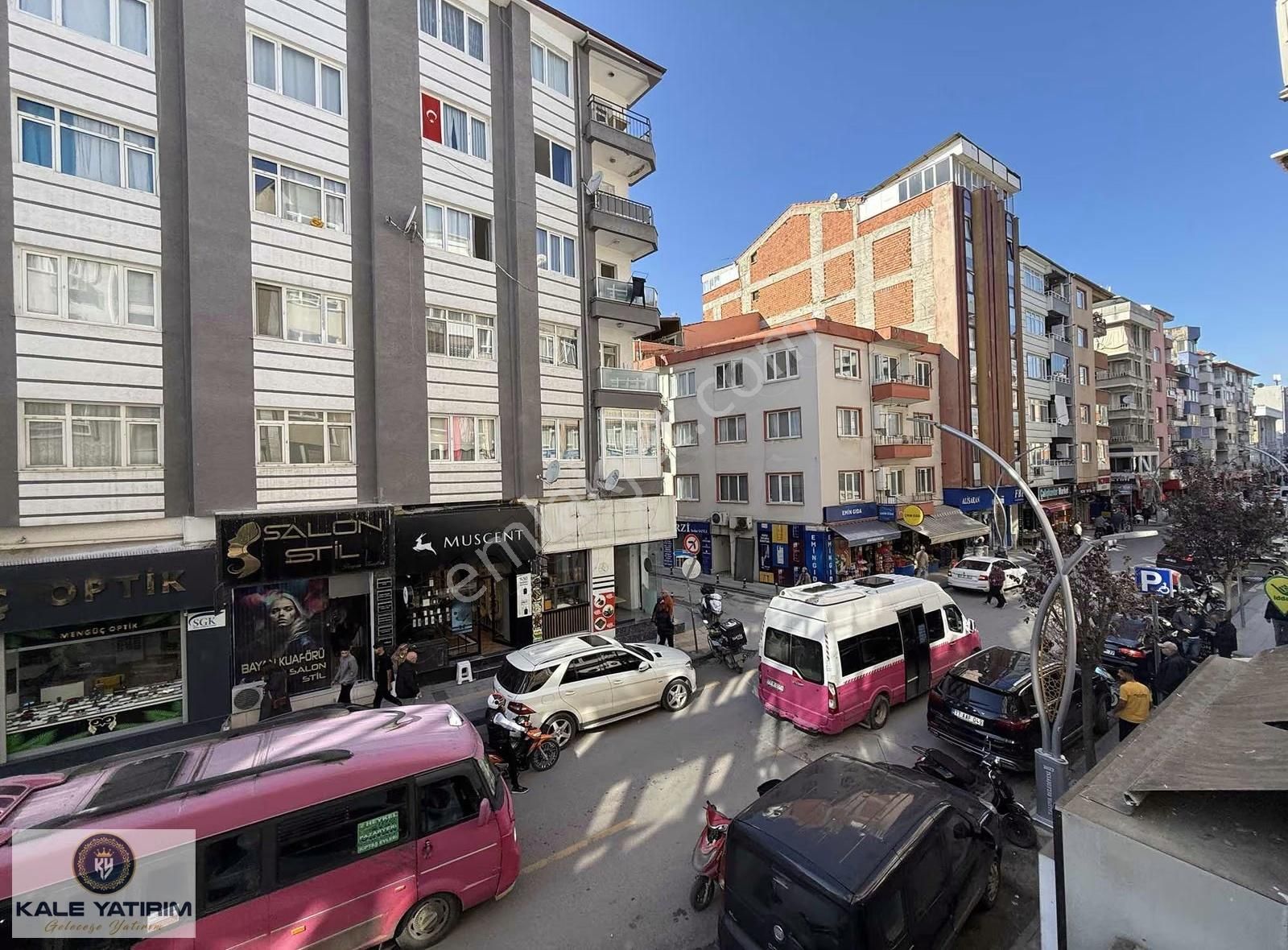 Cumhuriyet Caddesinde Fırsat 2+1 Doğalgazlı Ön Cephe Daire - Görsel 8