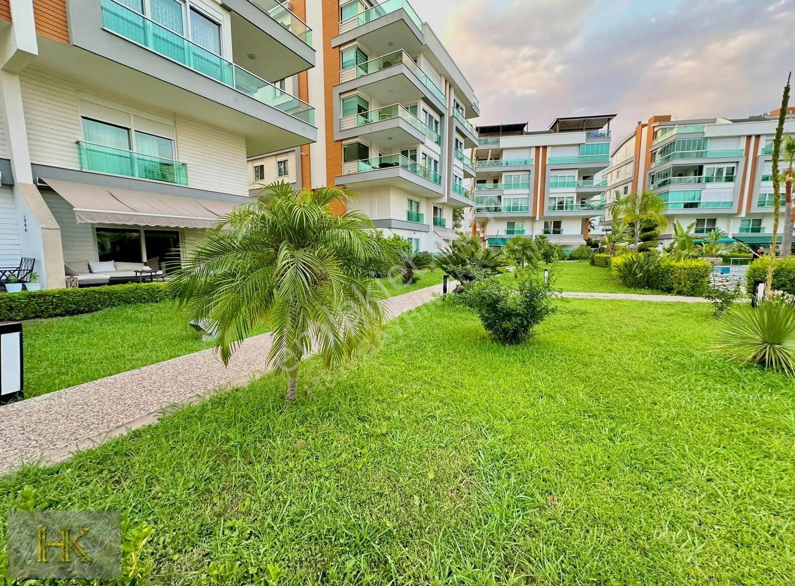 Havuzlu Güvenlikli Site İçerisinde 1+1 Lüks Eşyalı Kiralık Daire - Görsel 25