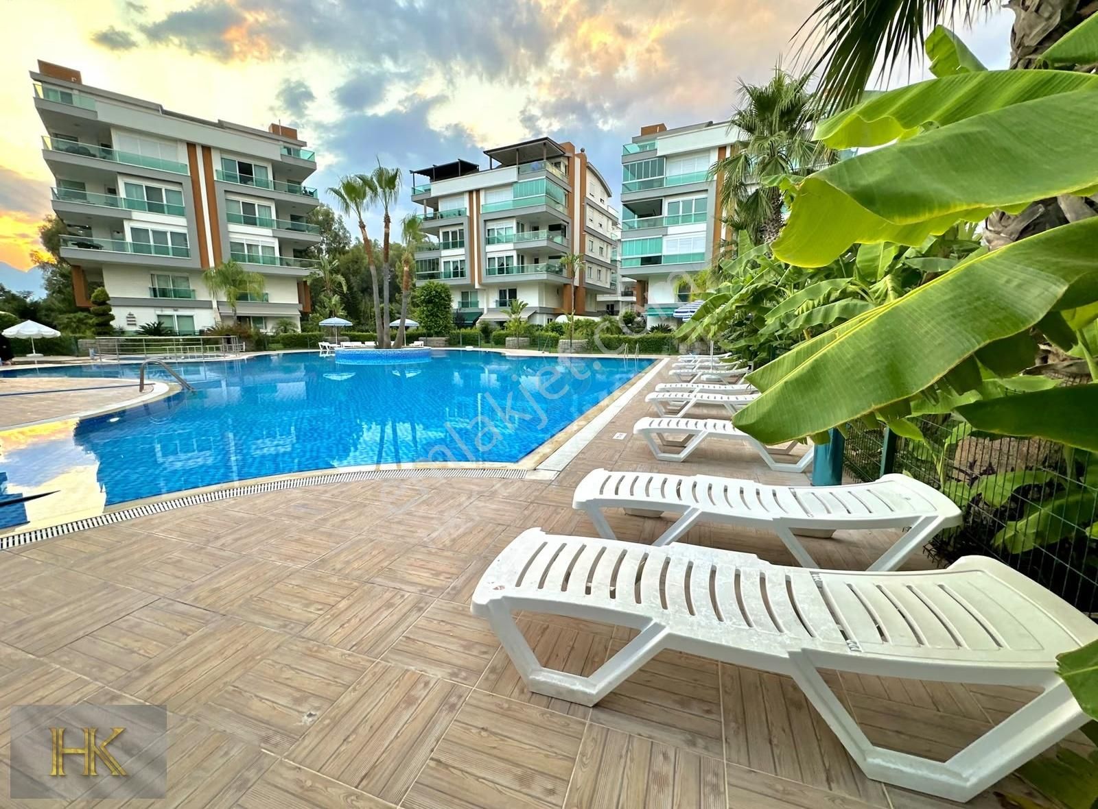 Havuzlu Güvenlikli Site İçerisinde 1+1 Lüks Eşyalı Kiralık Daire - Görsel 27