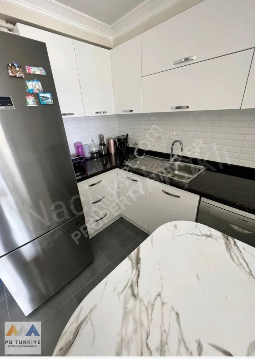 Üsküdar Salacak'ta Tarihi Yarımada, Boğaz Manzaralı 2+1 Ara Kat - Görsel 3