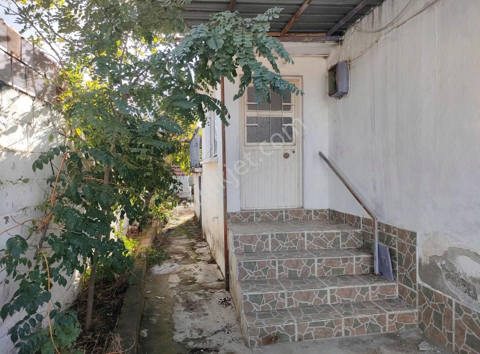 Bergama Fevzipaşa Mah.satılık Müstakil Ev