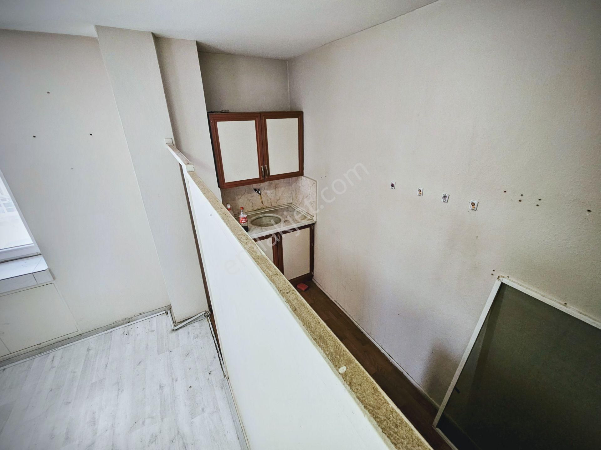 Bülent Ateşci'den Atatürk Cad. Üstünde 1+1 İş Yeri - Ofis - Görsel 6