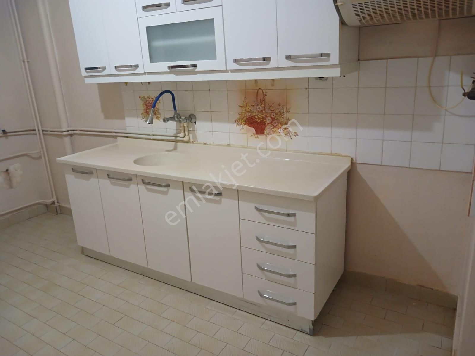 Çarşı Merkezde Asarcıklı Cd.üzerinde Kiralık 3+1 Daire - Görsel 9