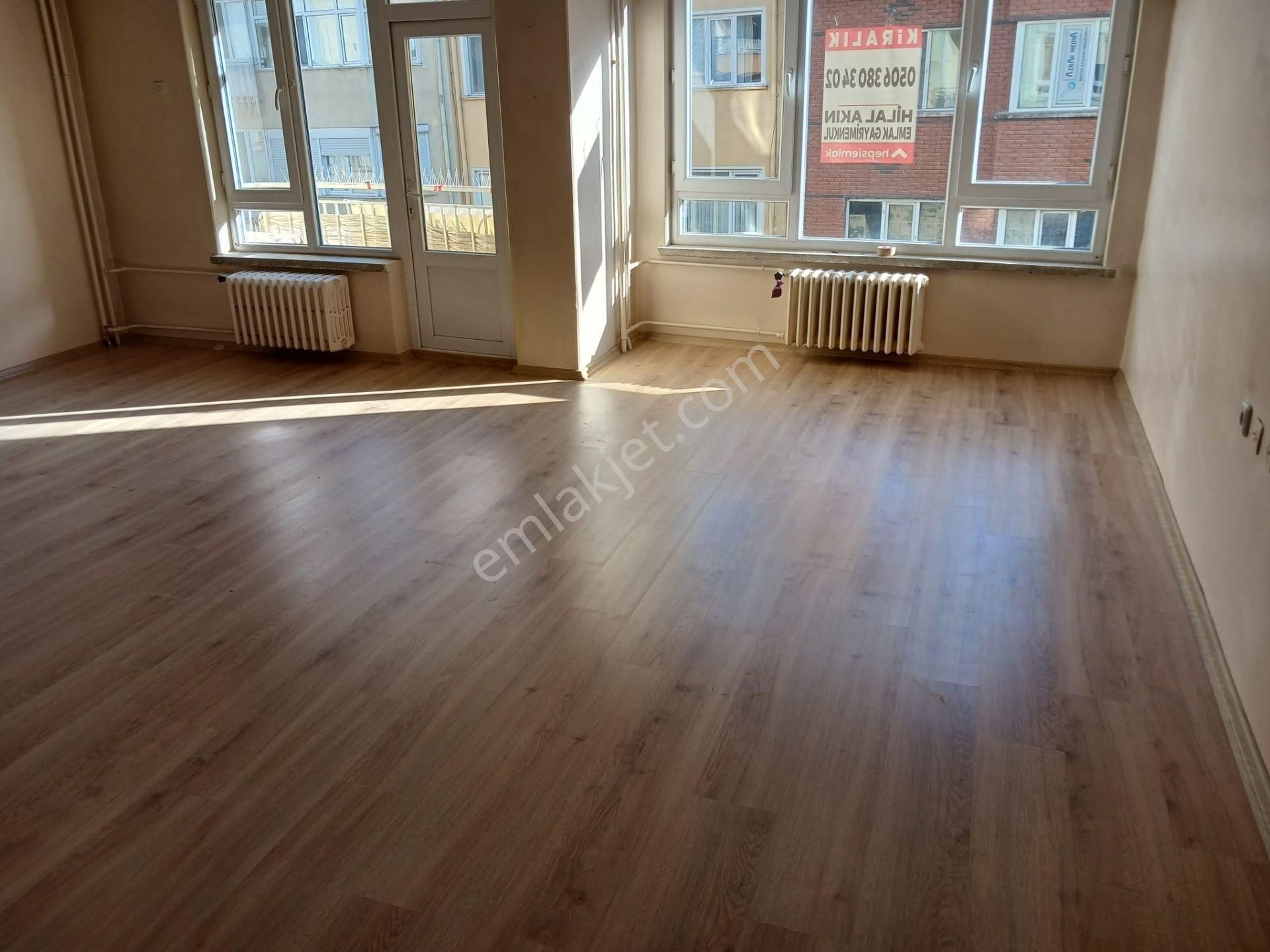 Çarşı Merkezde Asarcıklı Cd.üzerinde Kiralık 3+1 Daire - Görsel 3