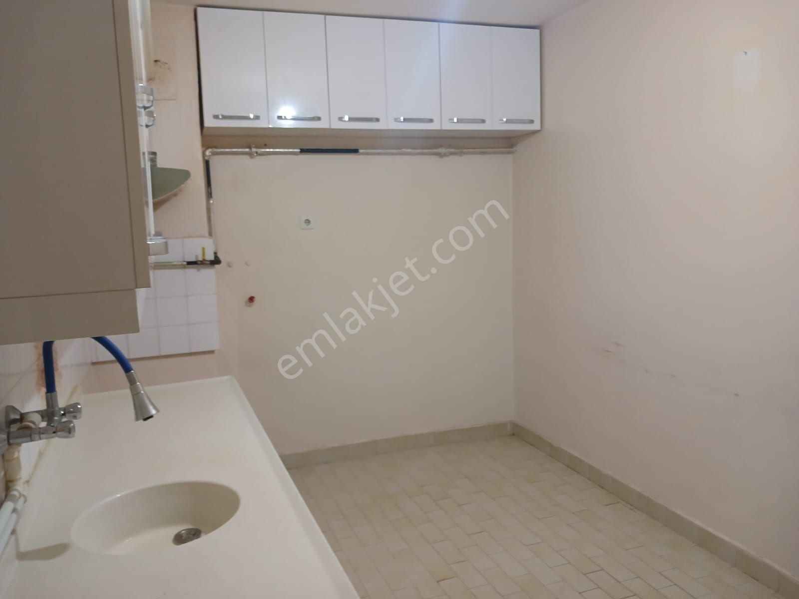 Çarşı Merkezde Asarcıklı Cd.üzerinde Kiralık 3+1 Daire - Görsel 8