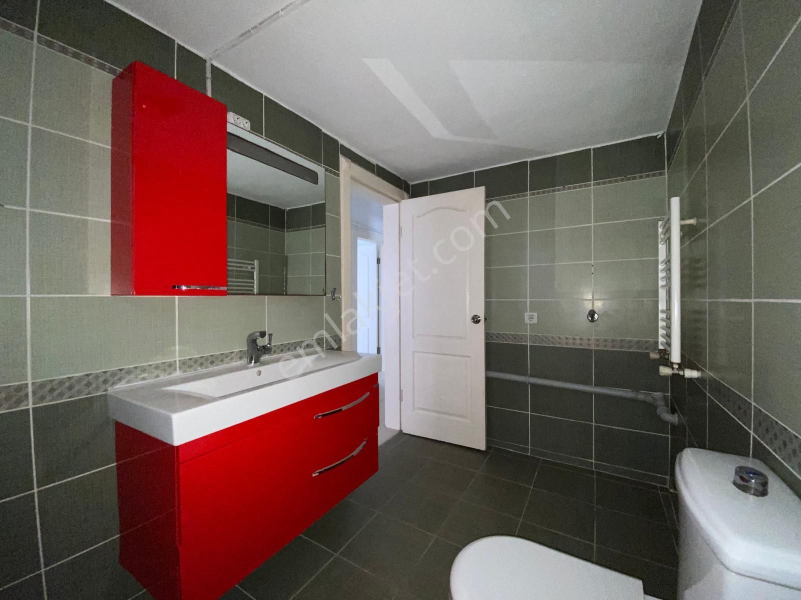 Üsküdar Ferah Mahallesi Nde Metroya Yakın 3+1 Daire - Görsel 33