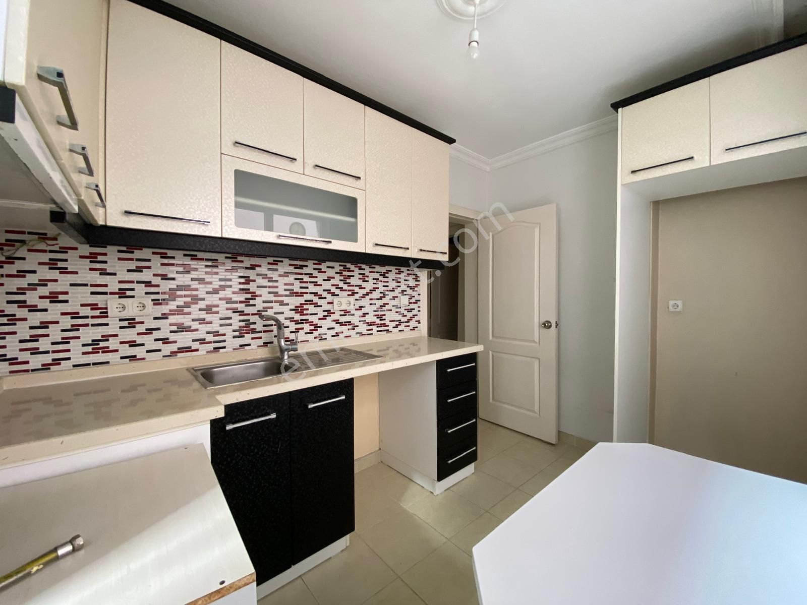 Üsküdar Ferah Mahallesi Nde Metroya Yakın 3+1 Daire - Görsel 28