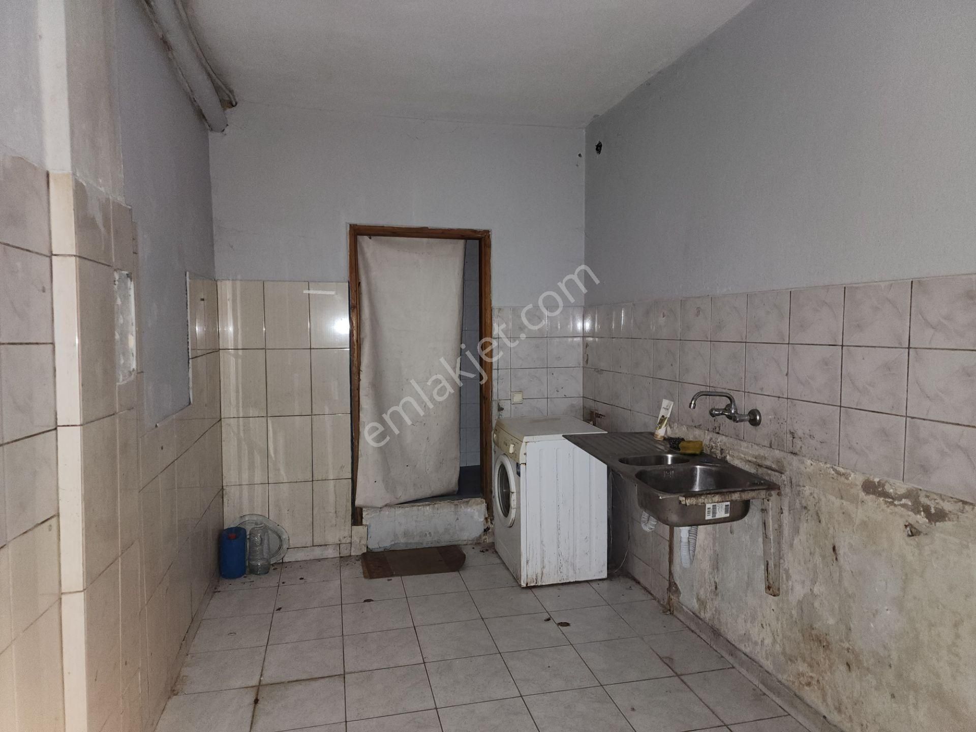 Antalya Çarşıda Kapalıyol Gören Sokakta Kiralık 3 Katlı Dükkan - Görsel 18