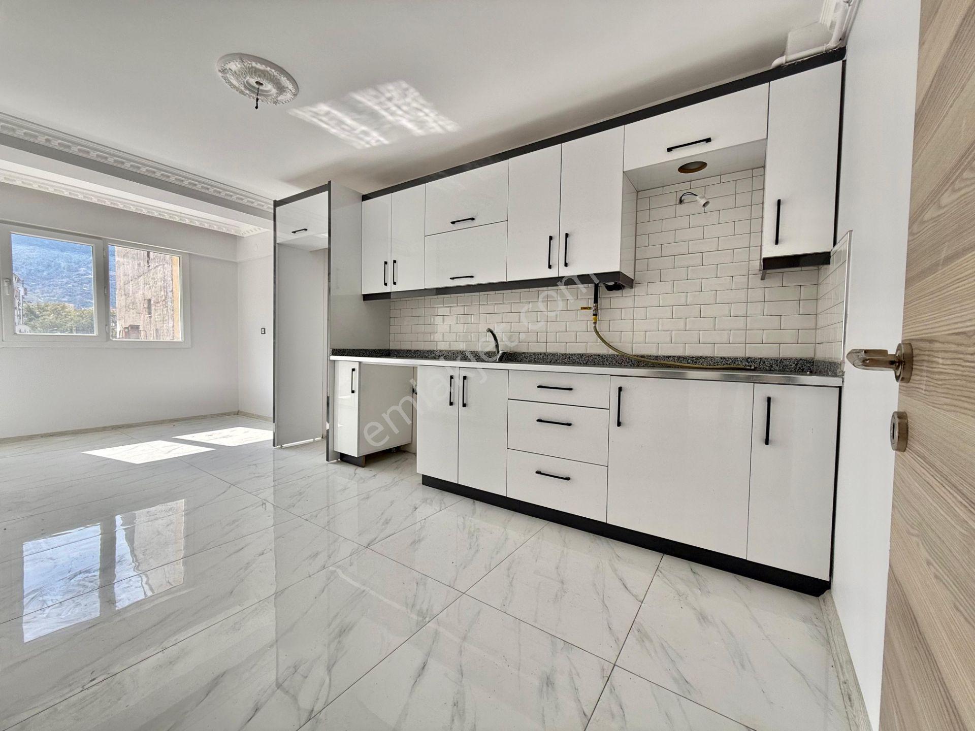 🏡aynı Ali Mahallesi 🏡 ✅3+1 M2 150 8 Katlınım 3 Katı ❇️kombi Petekli